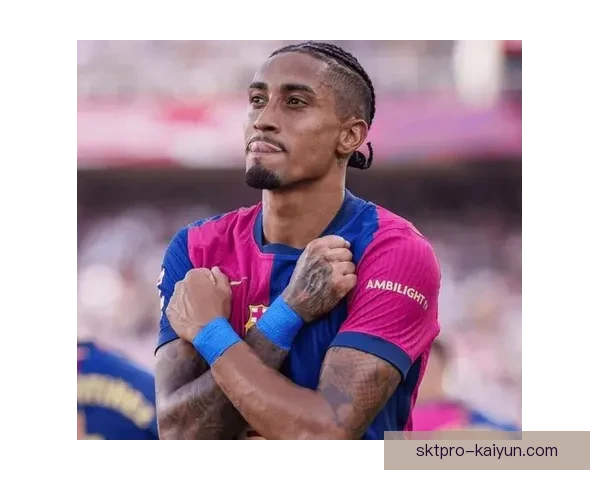 拉菲尼亚右腿股二头肌伤情最新进展，状态堪忧需持续关注