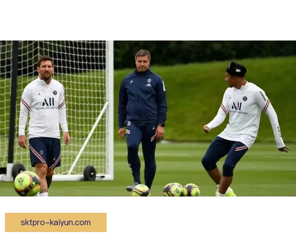 姆巴佩转会动态持续引发关注，俱乐部未来走势待观察